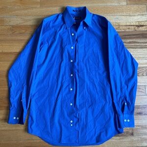 Chaps men's blue button down dress shirt. Size 14-14.5 and 32/33 (size small).